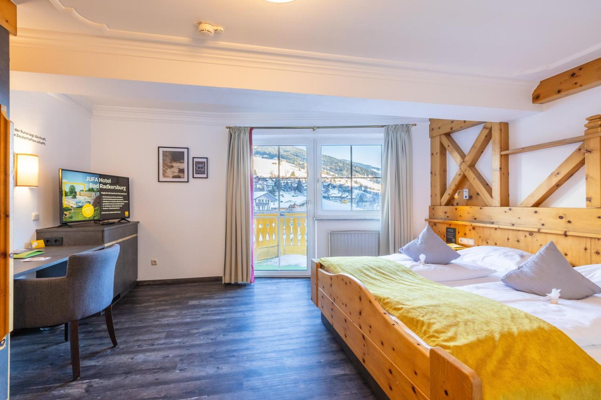 Jufa Alpenhotel Saalbach Exterior photo